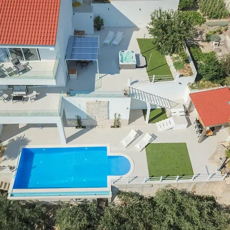 5 Stars 2 Bedrooms Blue Dream Village Croatia Willa
